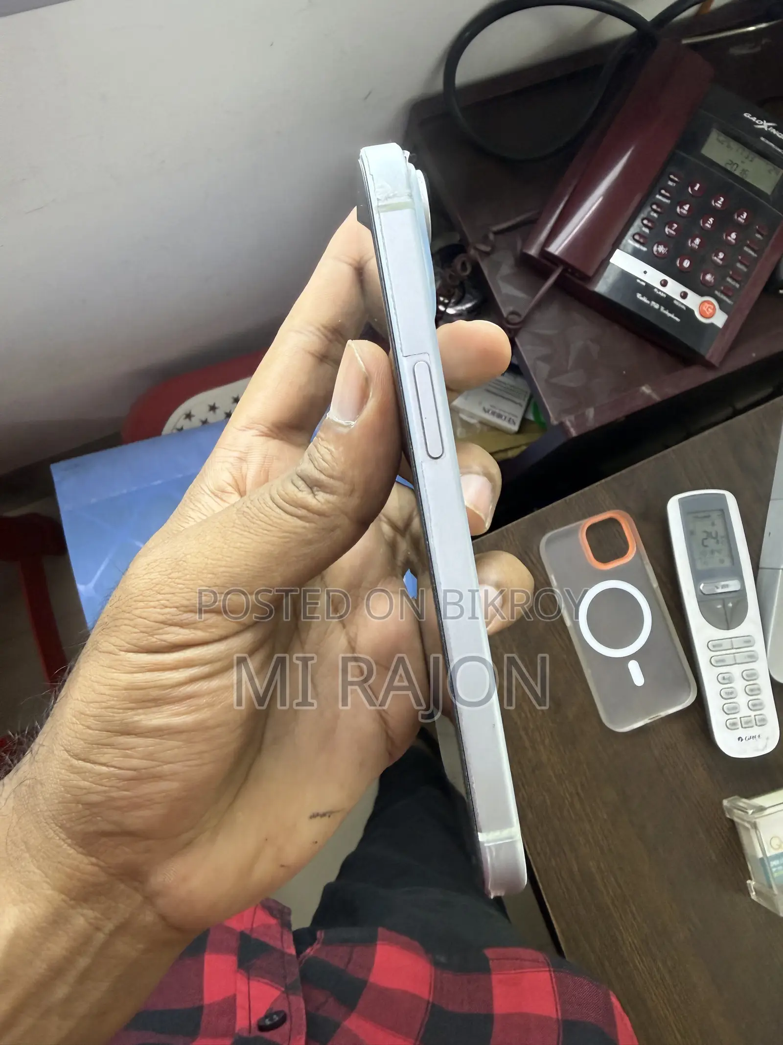 অ্যাপল আইফোন ১৫ ১২৮ জিবি হোয়াইট