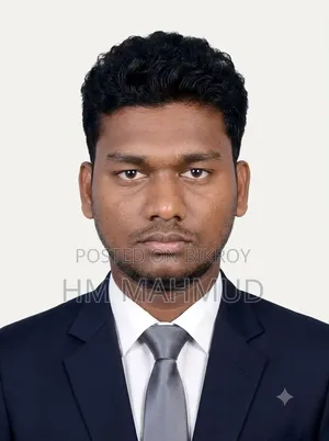 অভিজ্ঞ কম্পিউটার অপারেটর আইটি পেশাদার