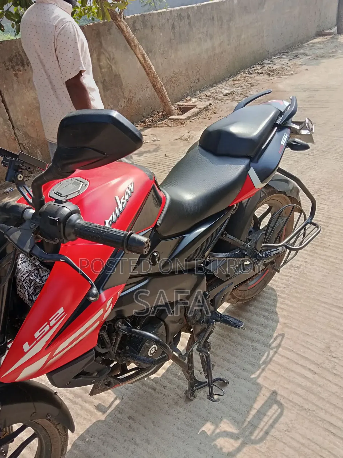 বাজাজ পালসার এন১৬০ ২০২২ লাল