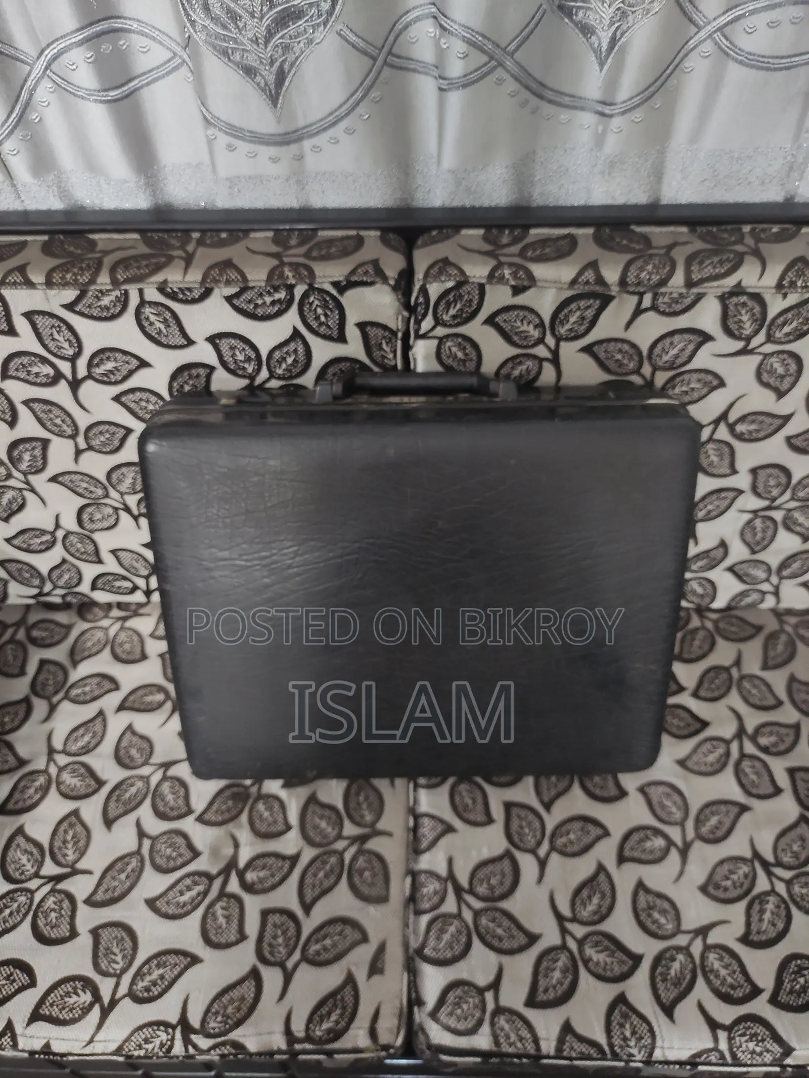 Briefcases sell