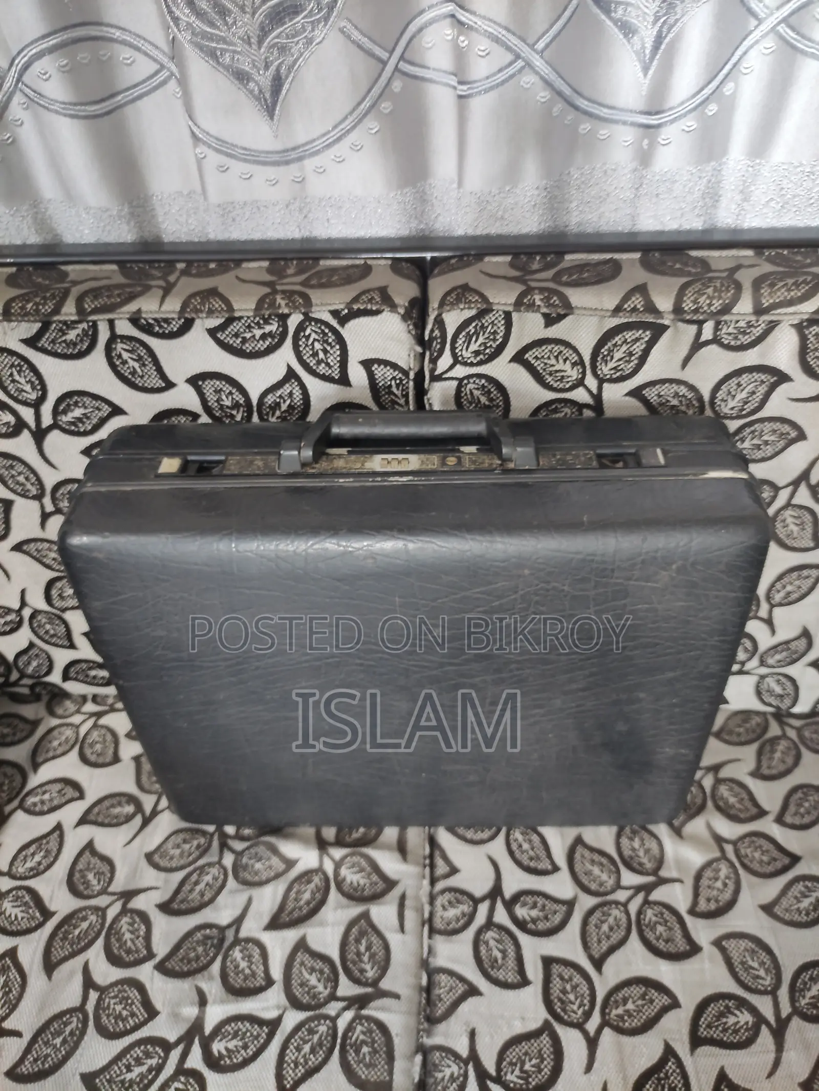 Briefcases sell