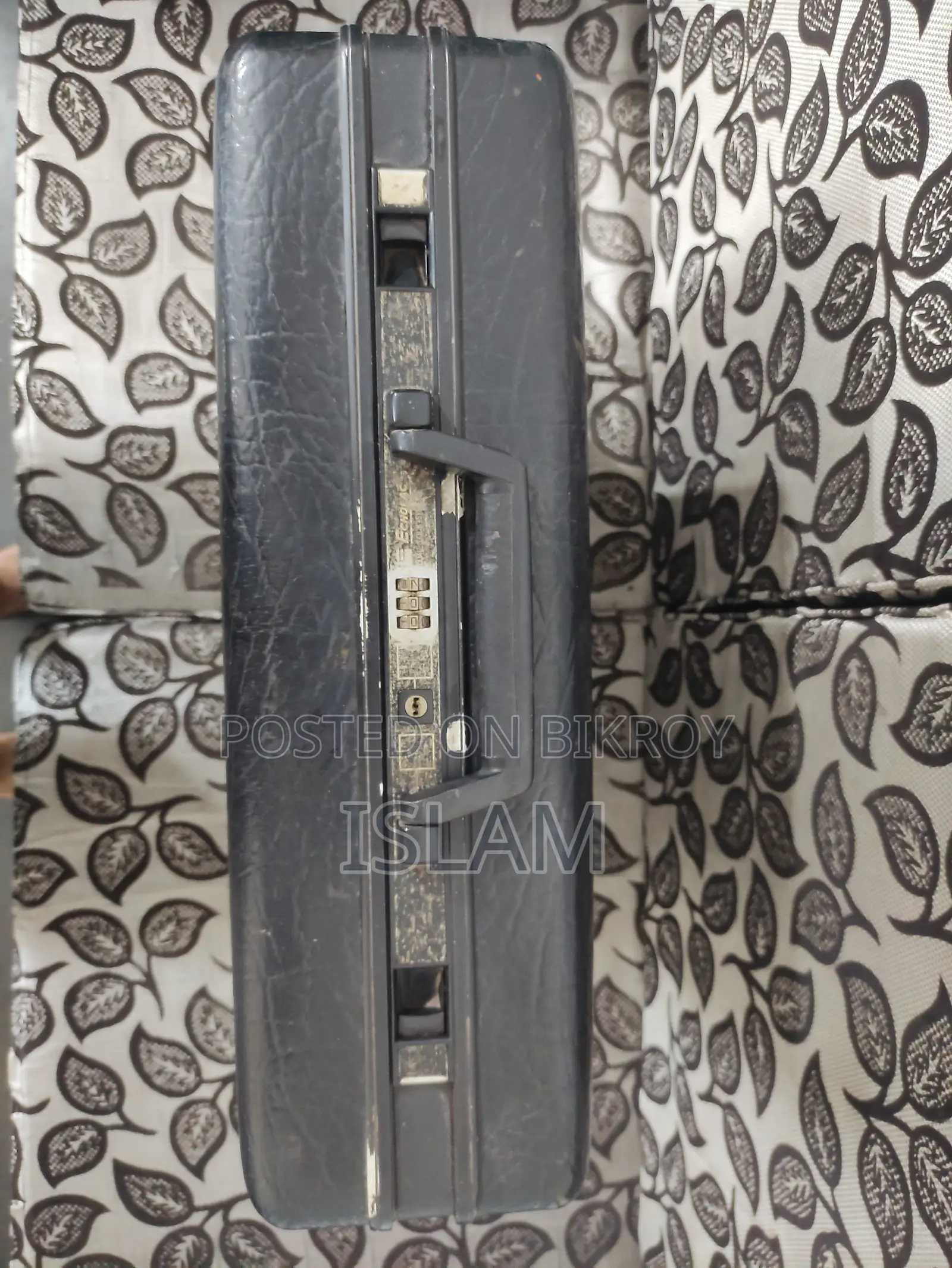 Briefcases sell