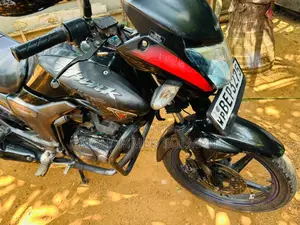 হিরো হাংক ২০১৬ লাল