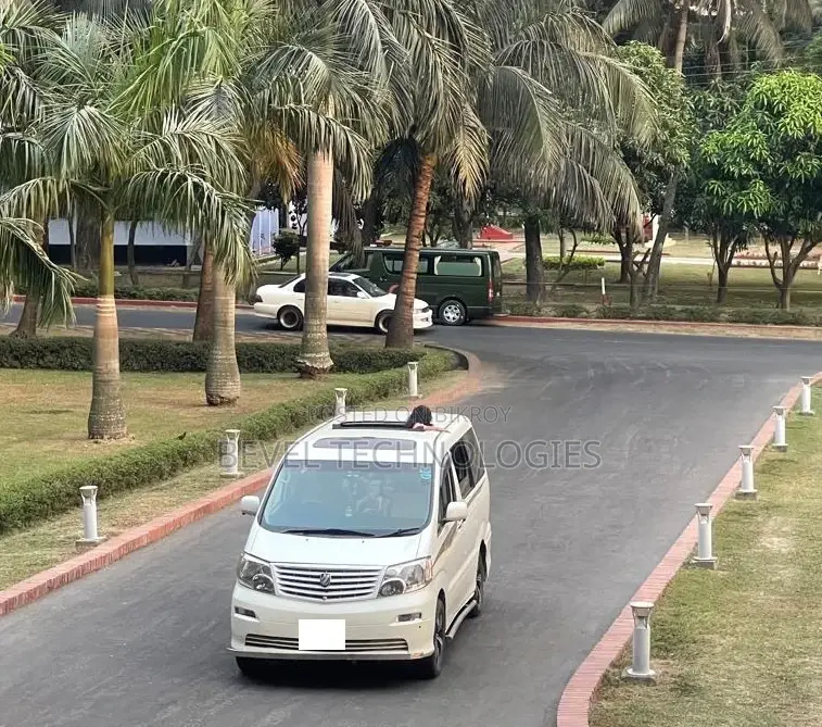 টয়োটা আলফার্ড ২.৪ পেট্রোল অল হুইল ড্রাইভ ২০০৩ পার্ল