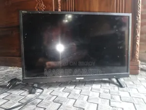 Walton WD24R 24" LED TV | HDMI, VGA USB | Excellent Condition