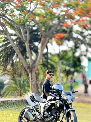 নতুন সুজুকি জিক্সার ২০২২ ব্ল্যাক