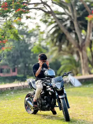 নতুন সুজুকি জিক্সার ২০২২ ব্ল্যাক