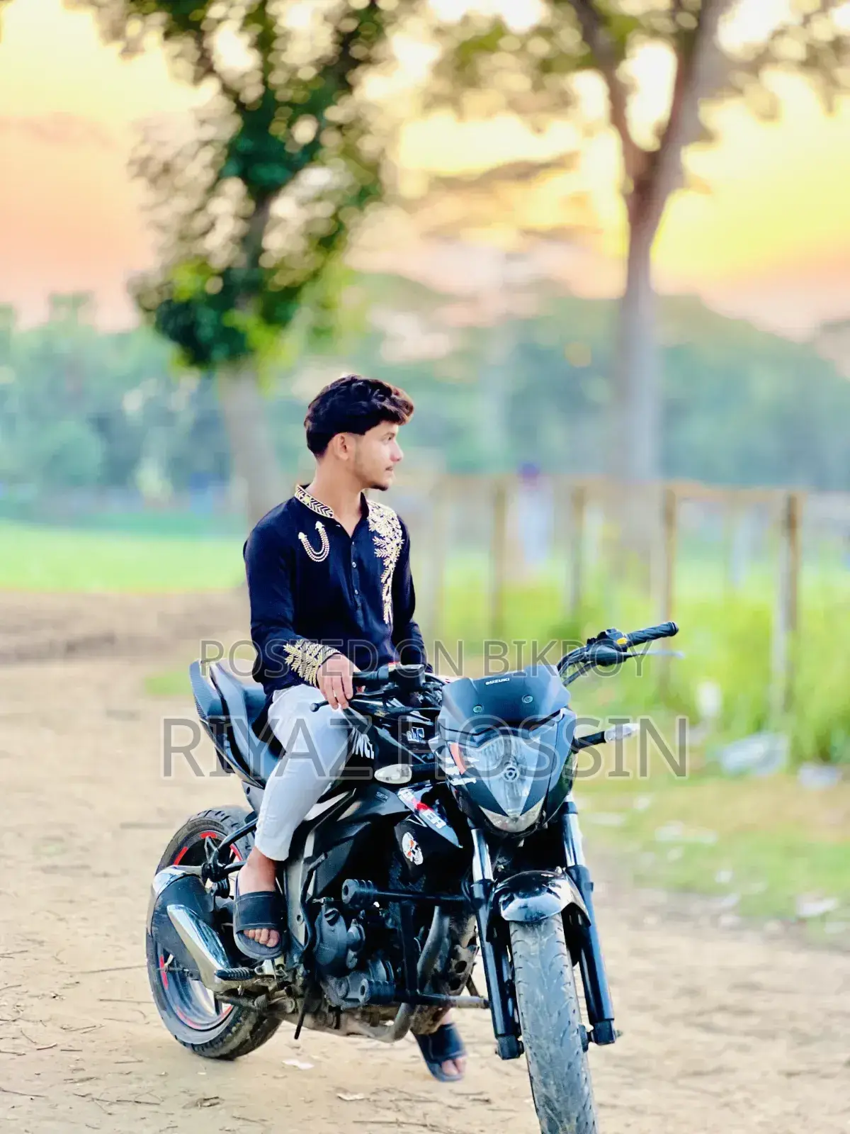 নতুন সুজুকি জিক্সার ২০২২ ব্ল্যাক