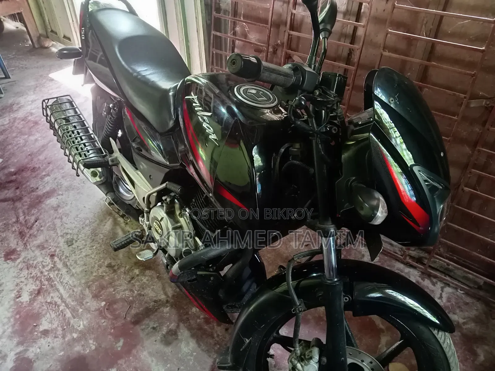 বাজাজ পালসার ১৫০ ২০১৭ কালো
