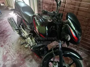 বাজাজ পালসার ১৫০ ২০১৭ কালো