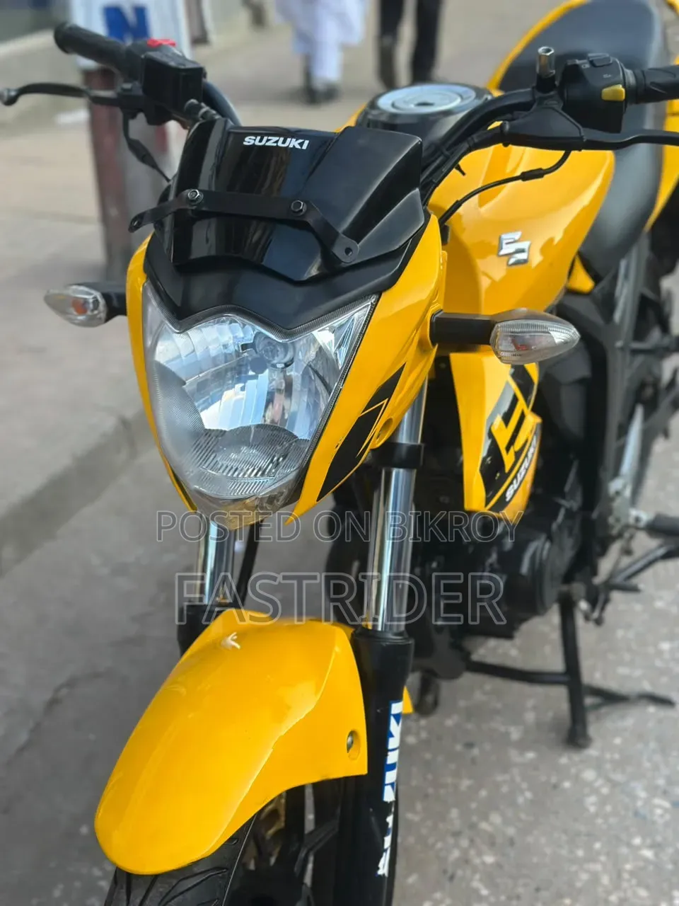 Suzuki Gixxer 2023 Yellow