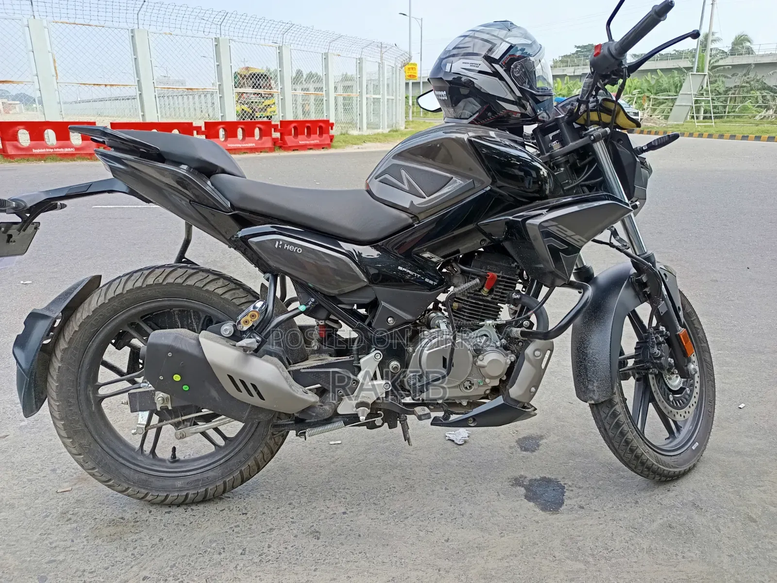 হিরো এক্সট্রিম ১২৫আর ২০২৫ ব্ল্যাক