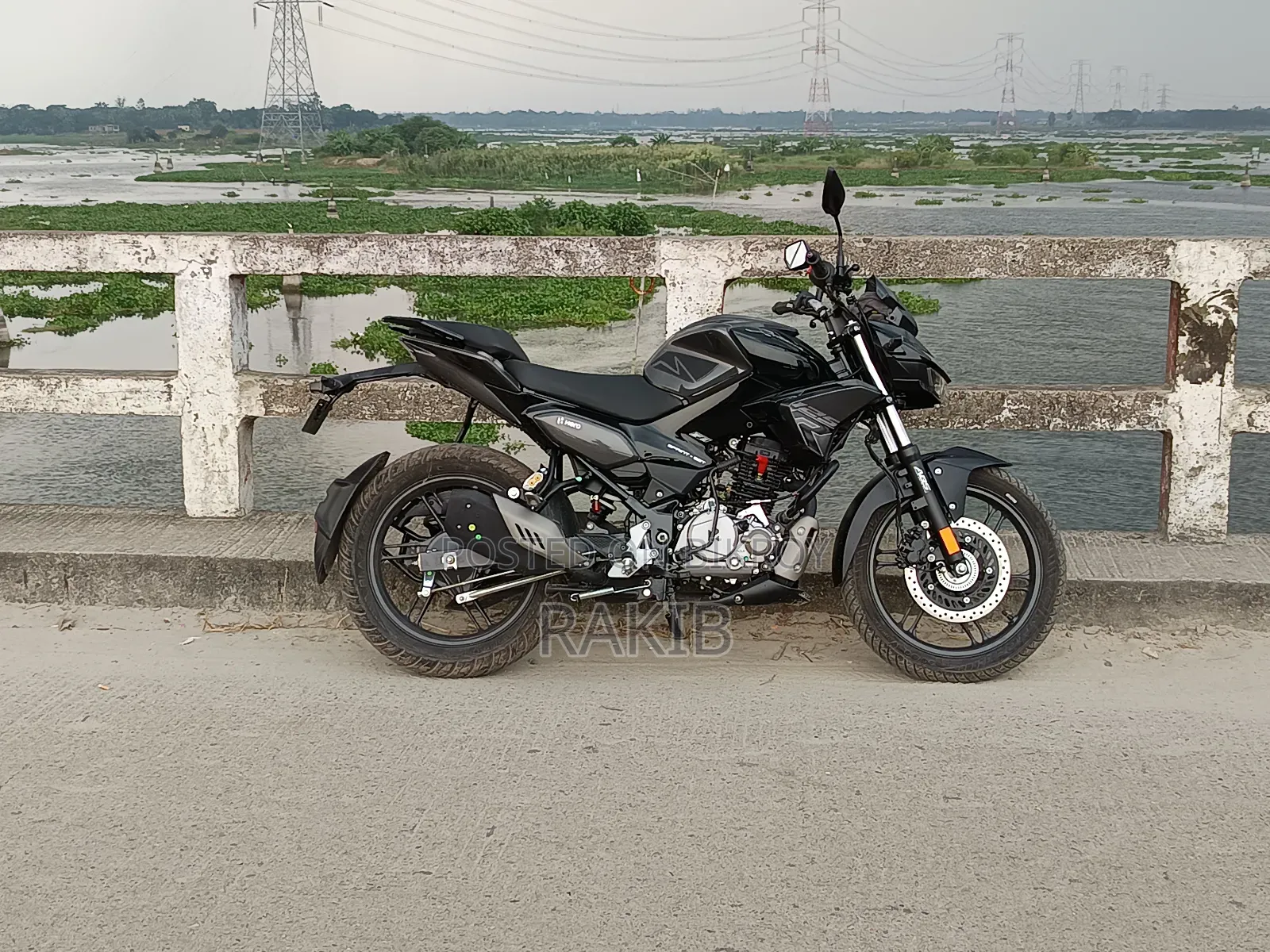 হিরো এক্সট্রিম ১২৫আর ২০২৫ ব্ল্যাক