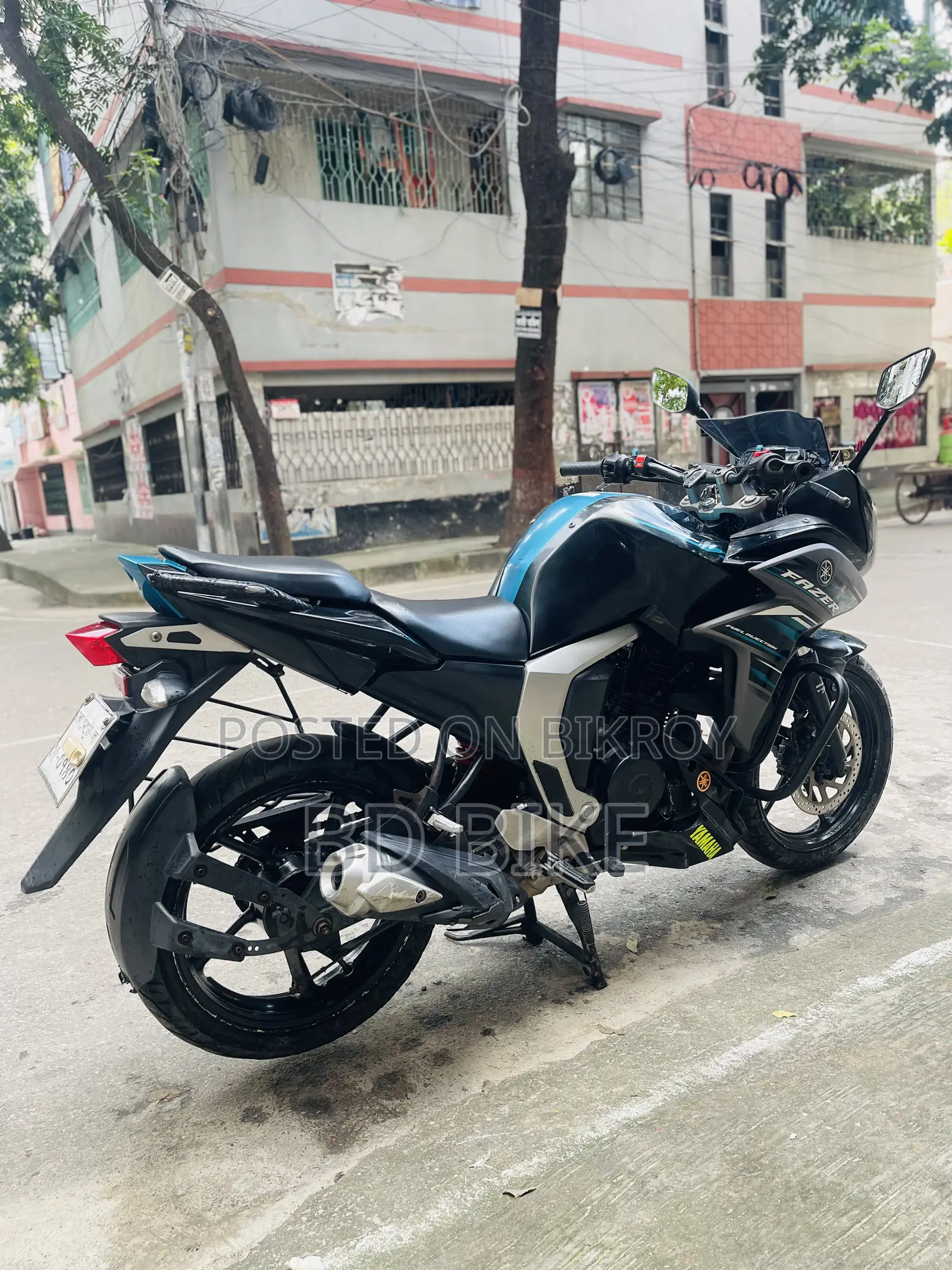 Yamaha 2018 Black
