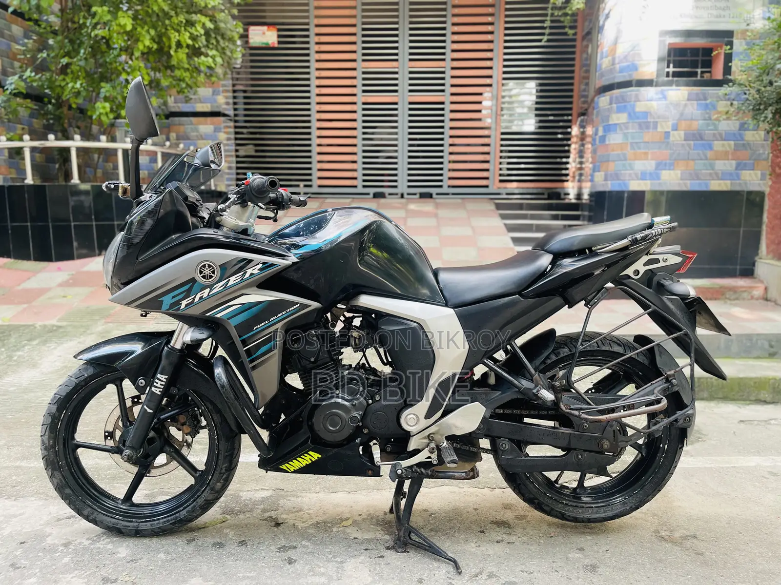 Yamaha 2018 Black