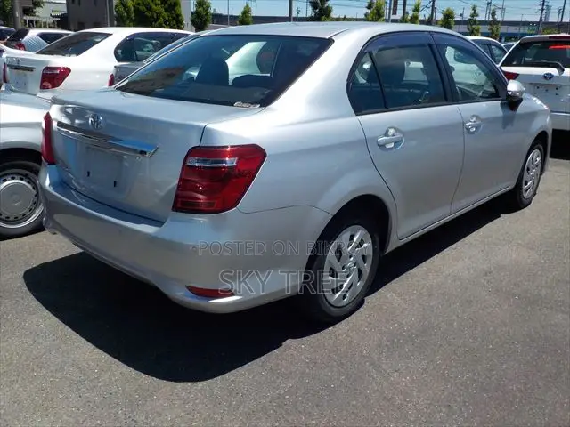 Toyota Axio 2021 Silver