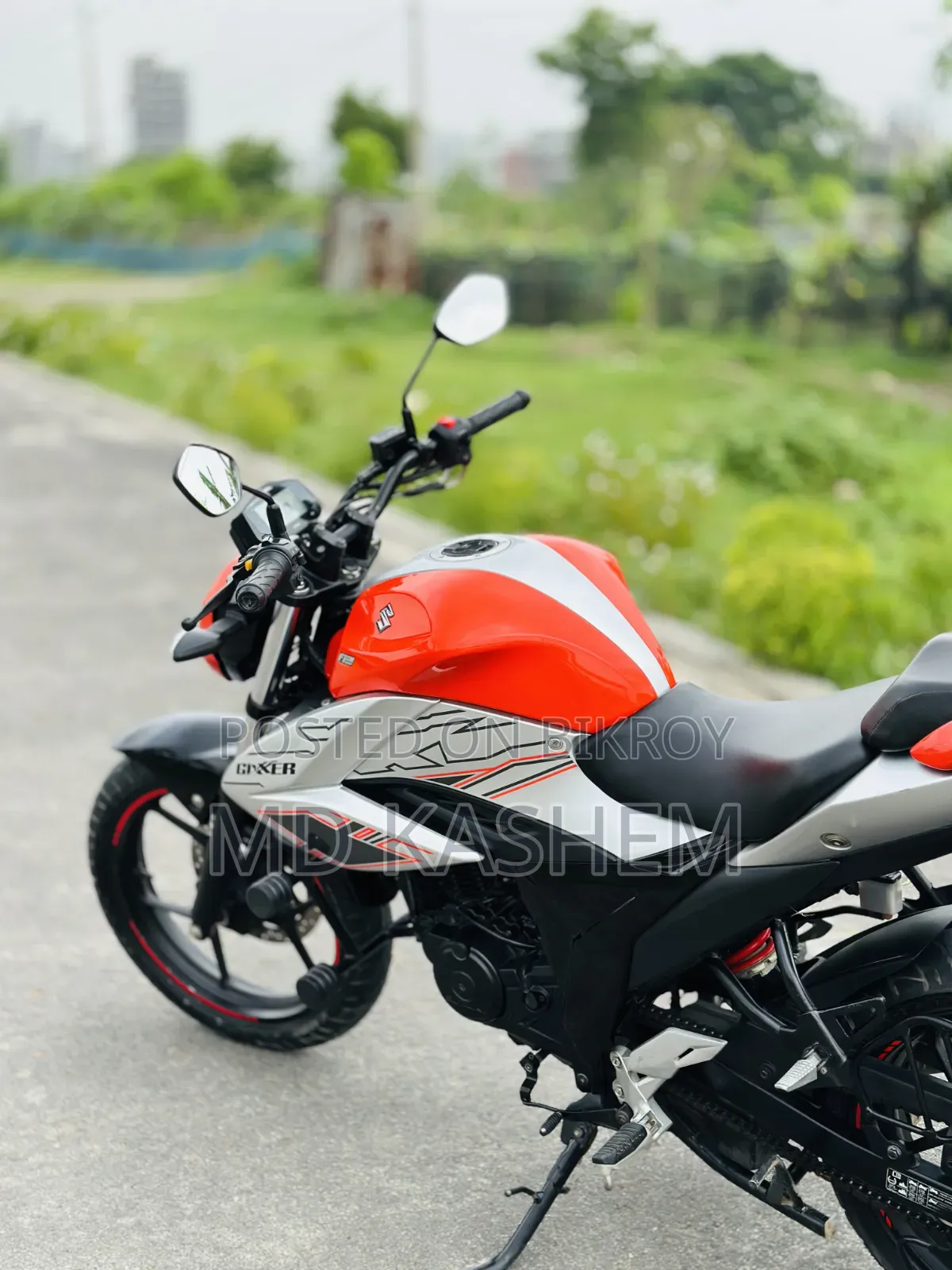 সুজুকি জিক্সার ২০২৪ কমলা