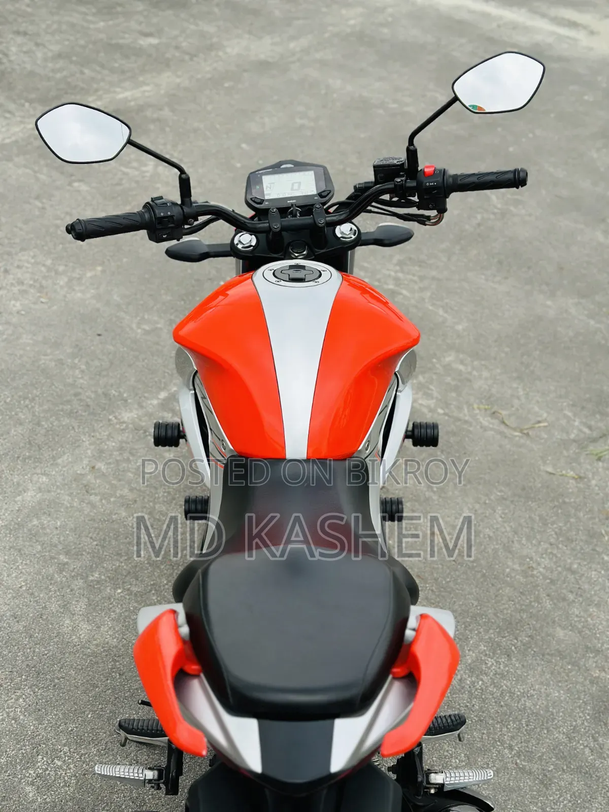 সুজুকি জিক্সার ২০২৪ কমলা