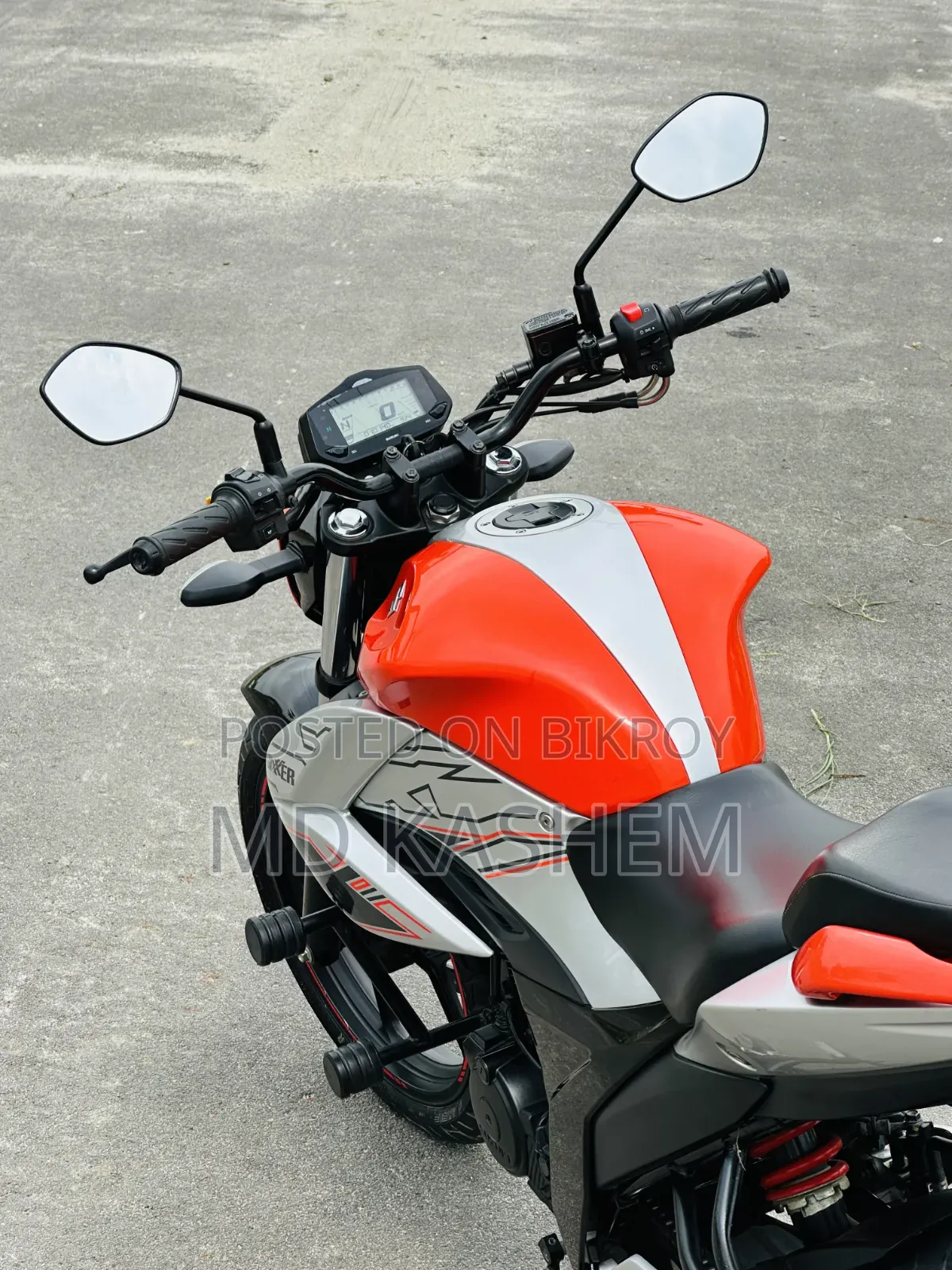 সুজুকি জিক্সার ২০২৪ কমলা