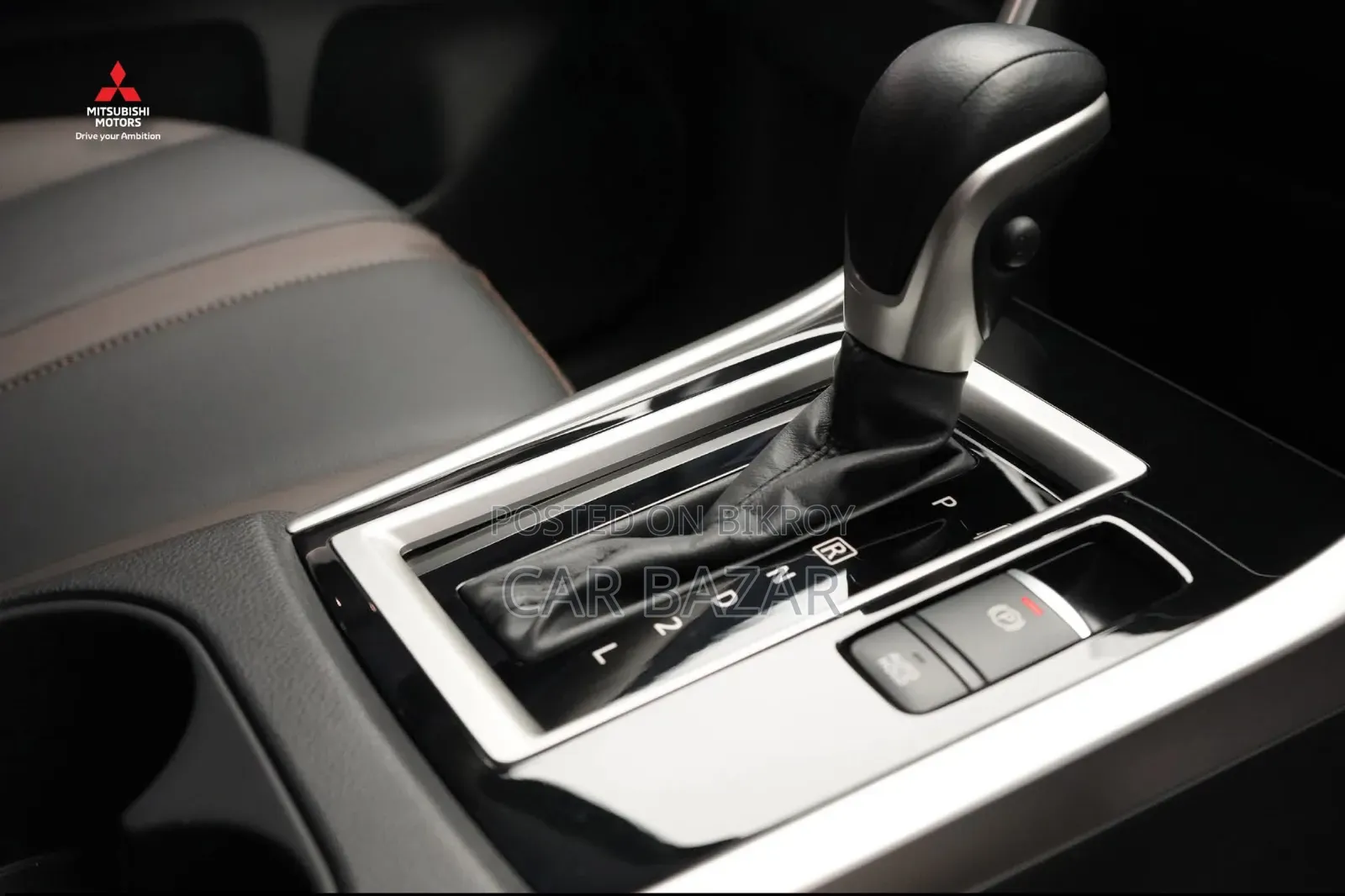 Mitsubishi Xpander Premium 2025 Gray