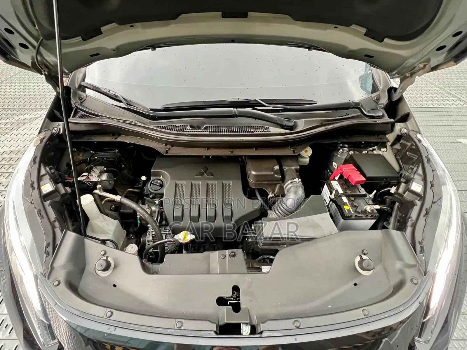 Mitsubishi Xpander Premium 2025 Gray