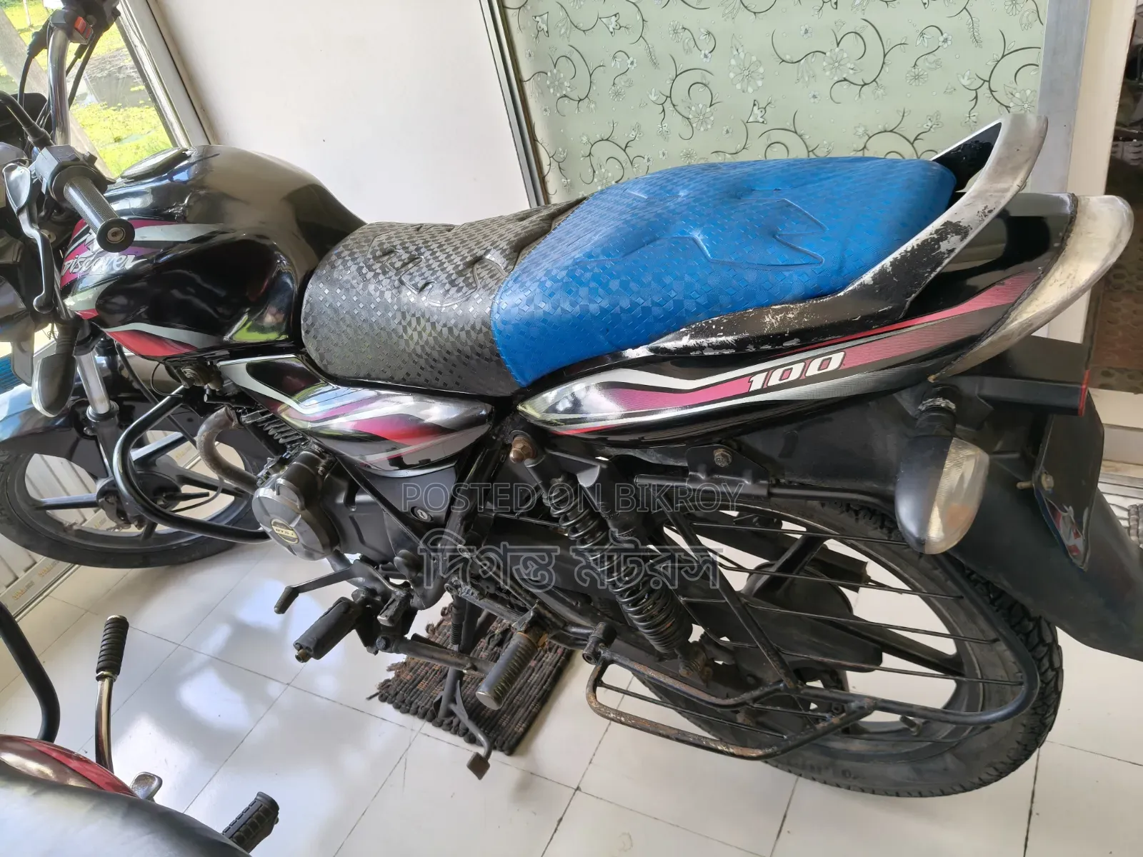 Bajaj Discover 100 2013 Black