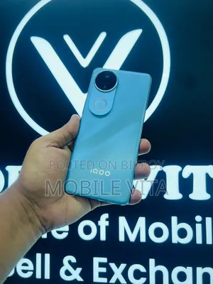 iQOO 128 GB Blue