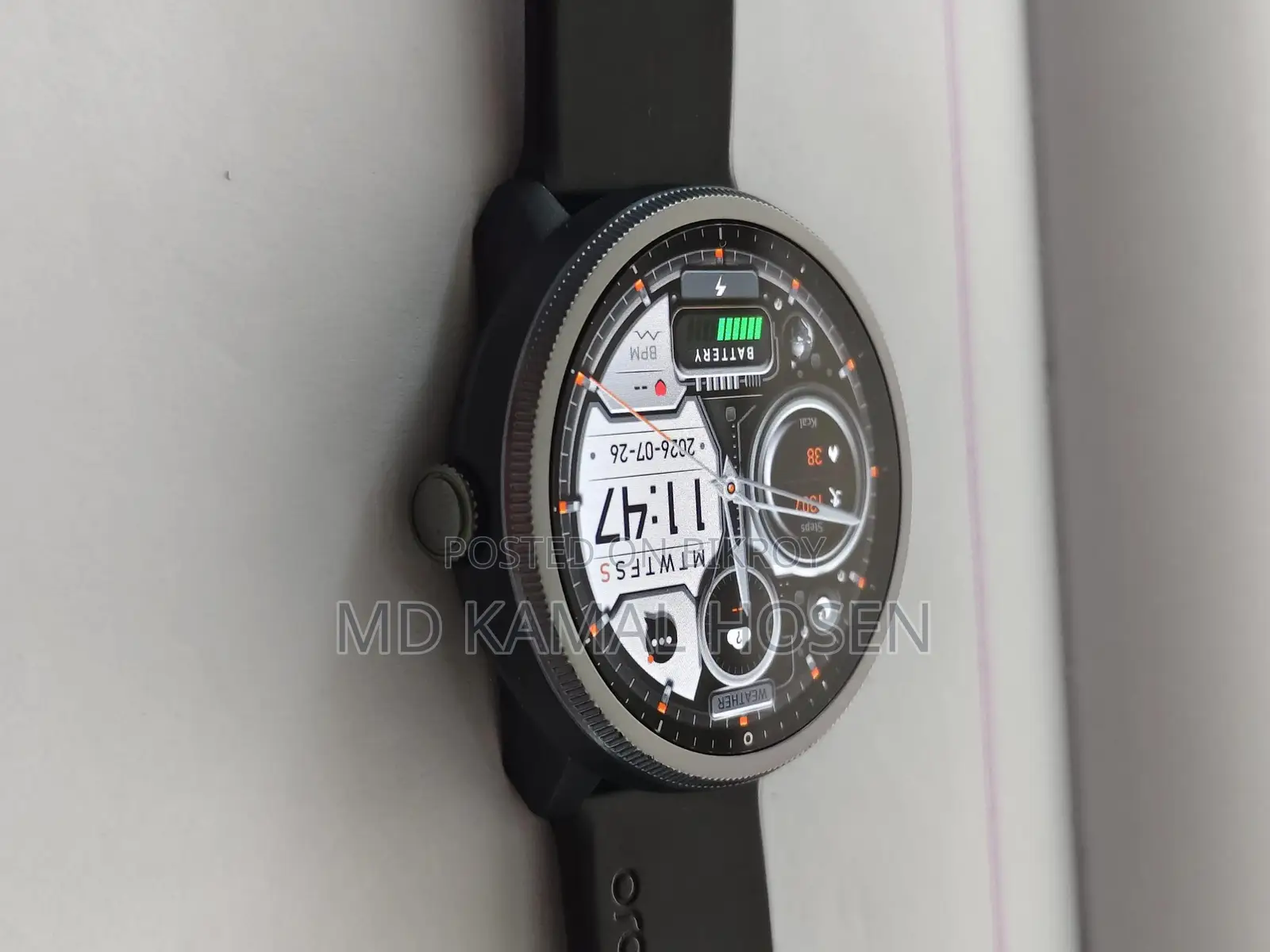 Oraimo 5R Smartwatch (Full Fresh / No Scratches) - Emergency Sale!