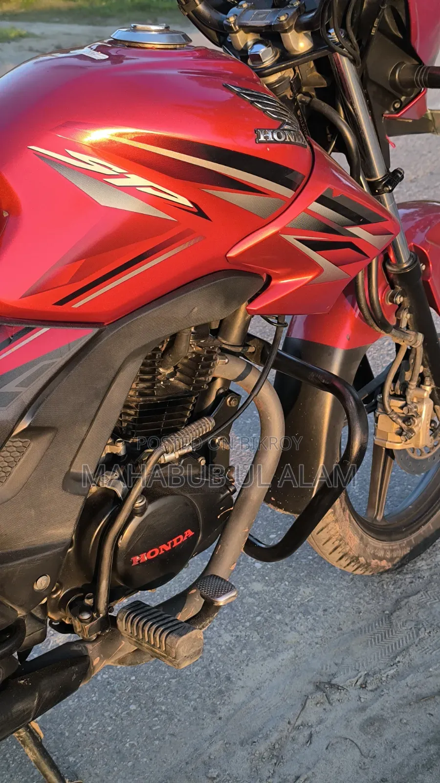 Honda CB 2022 Red