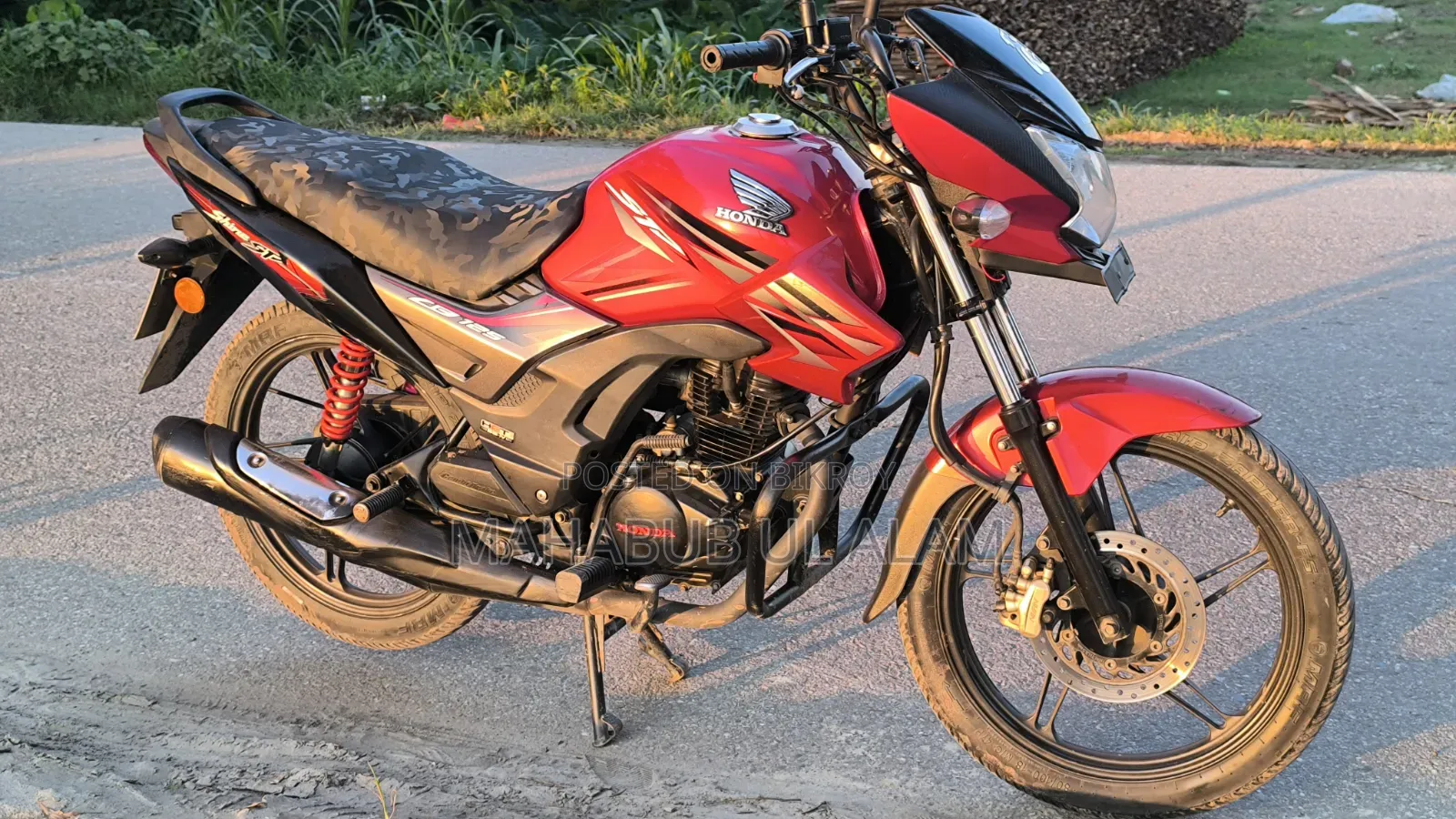 Honda CB 2022 Red