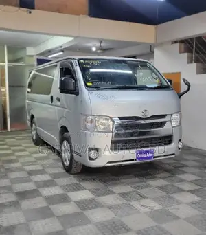 Toyota HiAce 2021 Silver