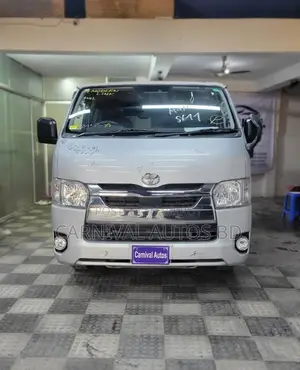 Toyota HiAce 2021 Silver