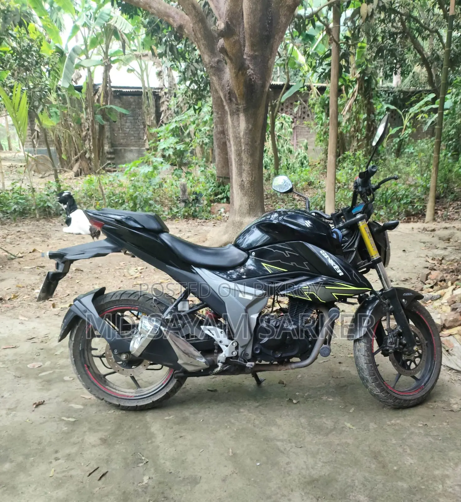 সুজুকি জিক্সার ২০২০ কালো