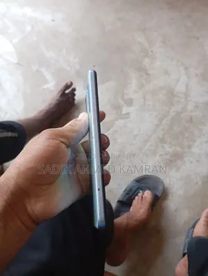 Vivo Y33s 128 GB