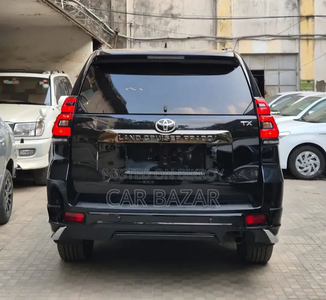 Toyota Land Cruiser Prado 2.7 2022 Black