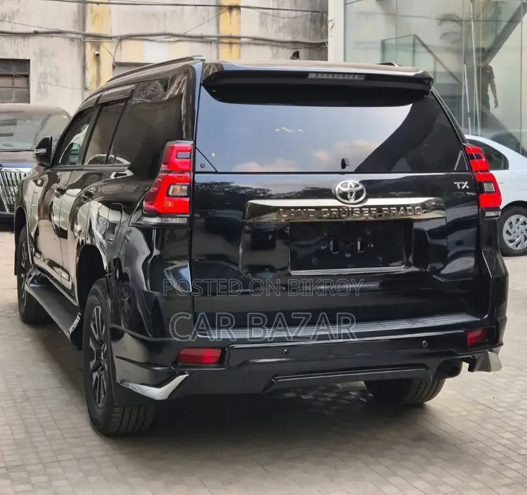 Toyota Land Cruiser Prado 2.7 2022 Black