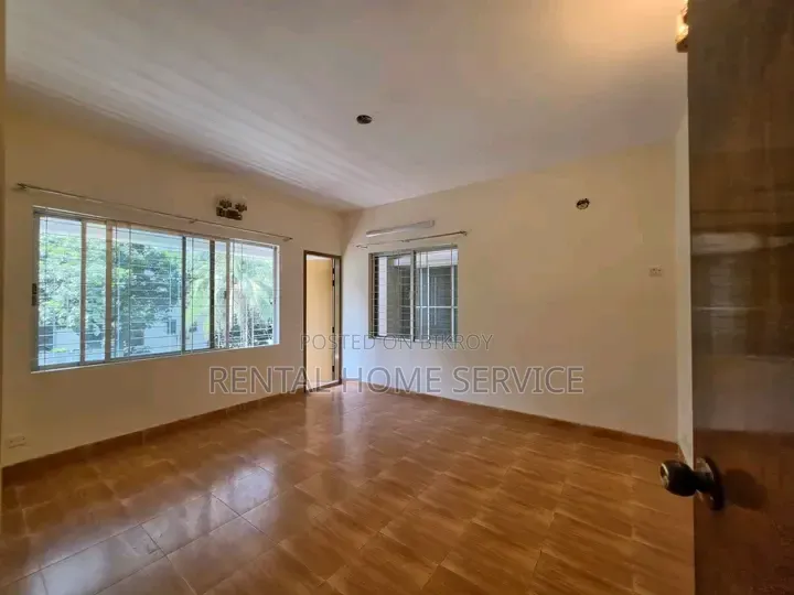 3 Bedroom Apartment in Semi Furnished for Rent