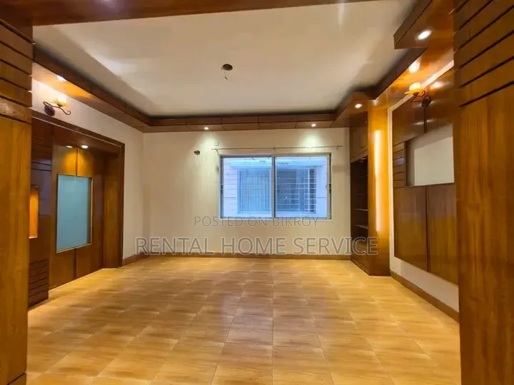 3 Bedroom Apartment in Semi Furnished for Rent