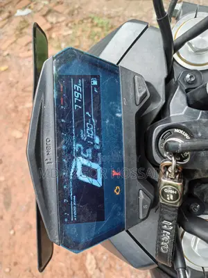 হিরো এক্সট্রিম ১৬০আর ৪ভি ২০২৫ কালো