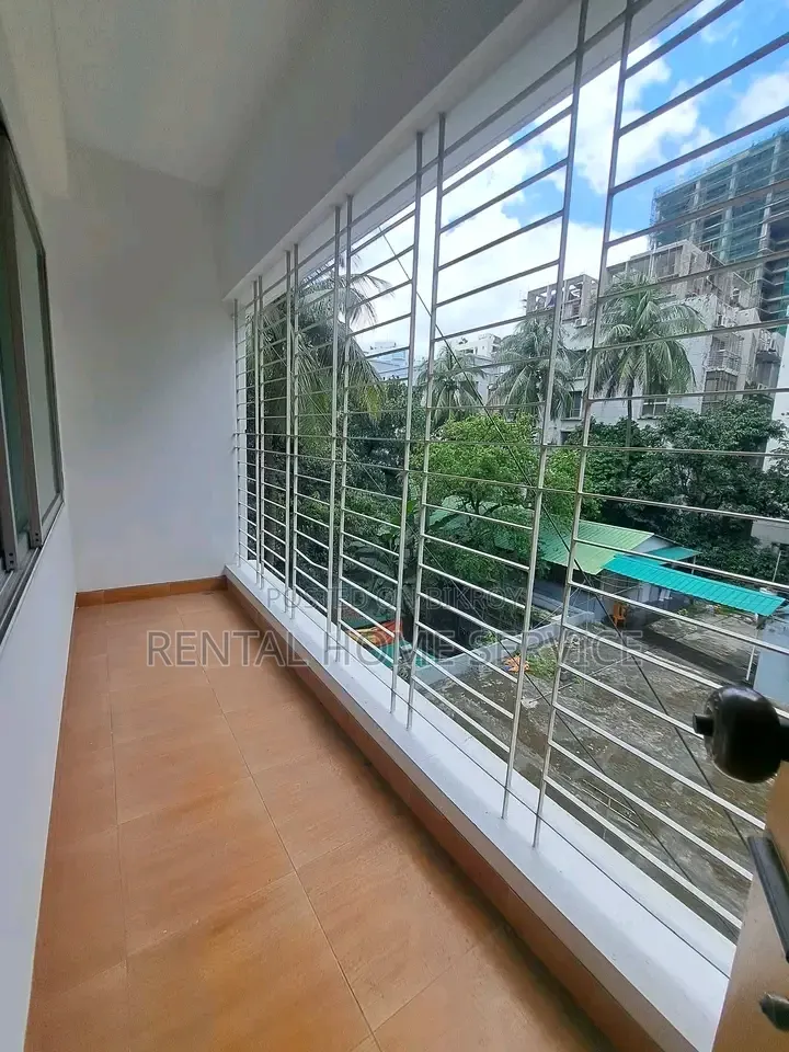 3 Bedroom Apartment in Semi Furnished for Rent