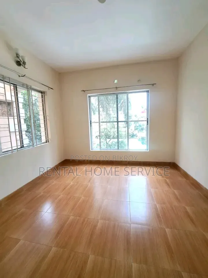3 Bedroom Apartment in Semi Furnished for Rent