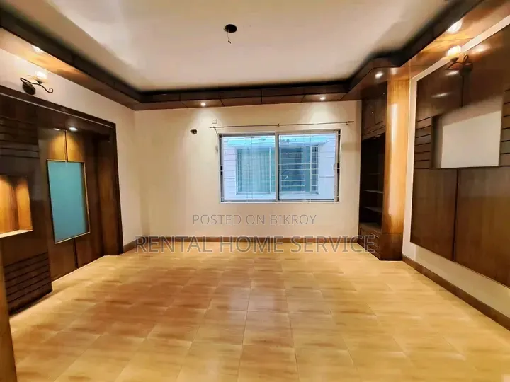 3 Bedroom Apartment in Semi Furnished for Rent