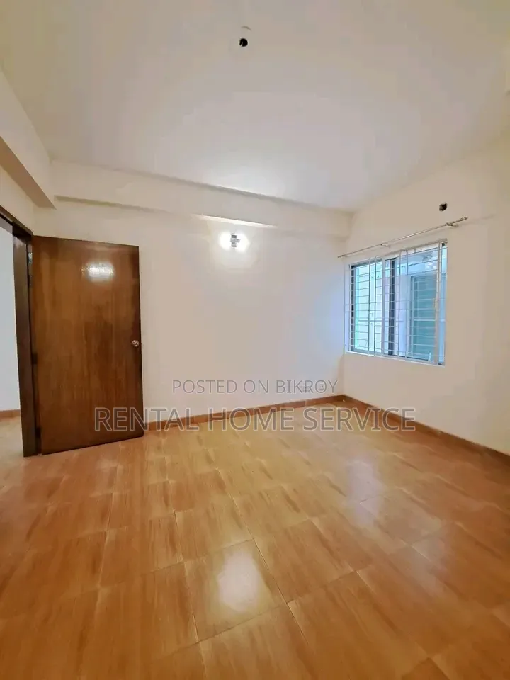 3 Bedroom Apartment in Semi Furnished for Rent