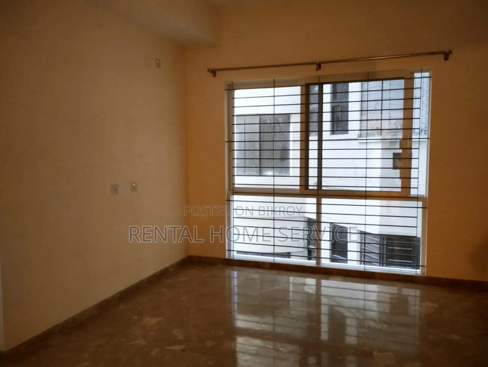 4 Bedroom Apartment in Semi Furnished for Rent