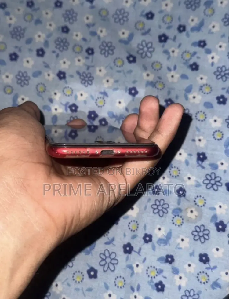 Apple iPhone SE (2020) 128 GB Red