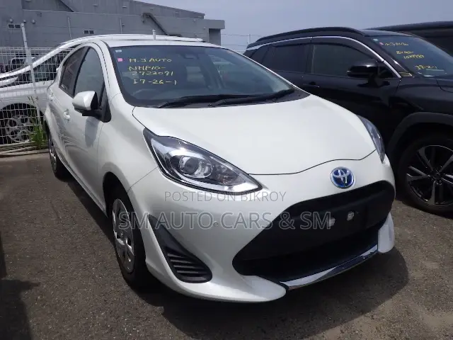 Toyota Aqua 2021 Pearl