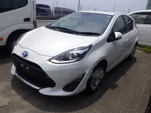 Toyota Aqua 2021 Pearl