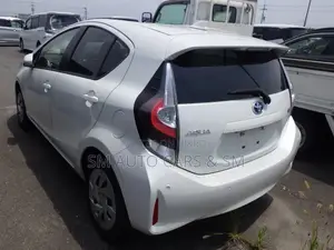Toyota Aqua 2021 Pearl