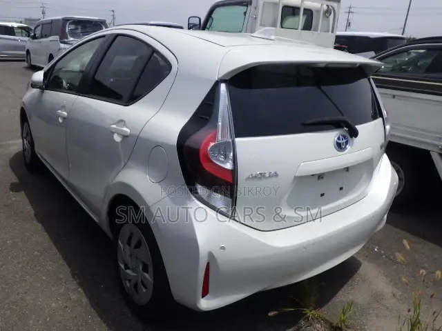 Toyota Aqua 2021 Pearl