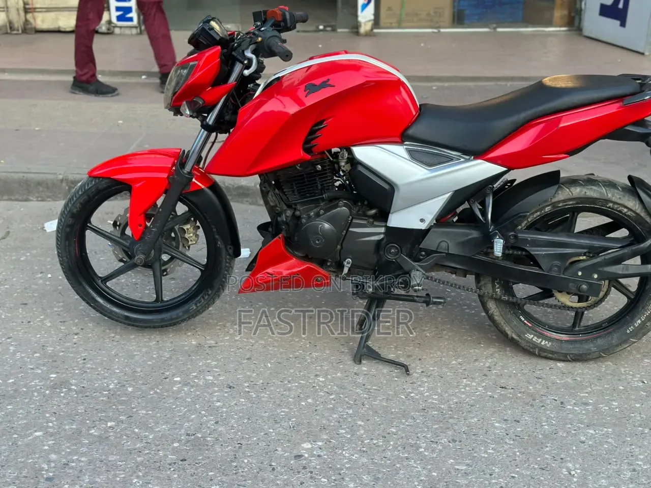 TVS Apache 160 4V 2019 Red